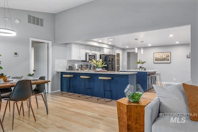 387 W Pickerell Ct, Boise, ID 83706 - photo 5