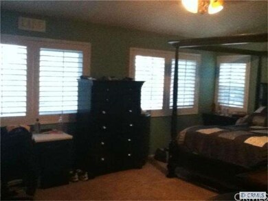 Master w Shutters