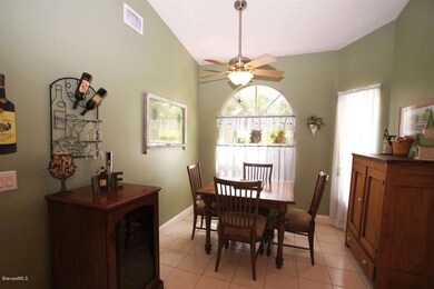 Starlight Ave 3740 - Eat In Kitchen
