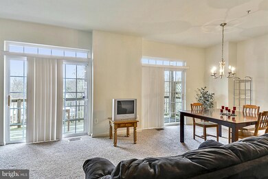 13901 Hollow Wind Way unit 101, Woodbridge, VA 22191 - photo 3