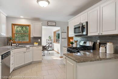 301 S Rosedale Ave, Aurora, IL 60506 - photo 7