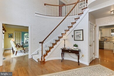 8527 Oak Pointe Way, Fairfax Station, VA 22039 - photo 3