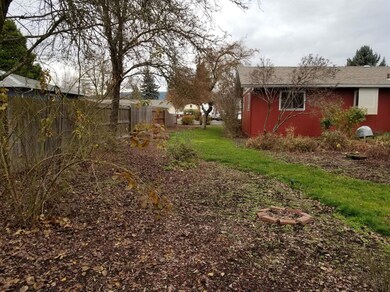 3290 Edella St, Central Point, OR 97502 - photo 7