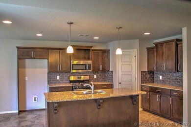 7301 S Nyssa Ave, Broken Arrow, OK 74011 - photo 6