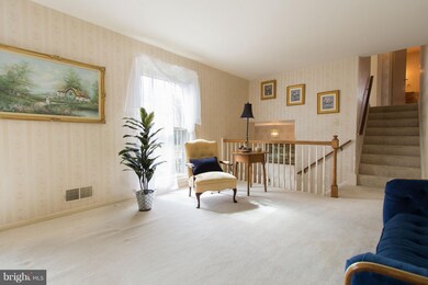 914 Country Club Dr NE, Vienna, VA 22180 - photo 4