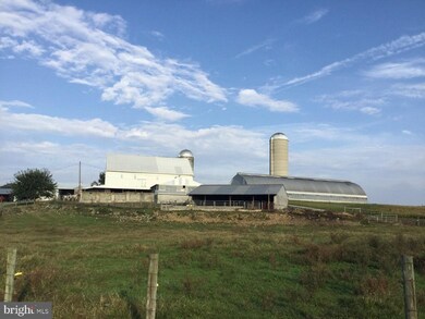 10698 Grant Shook Rd, Greencastle, PA 17225 - photo 5