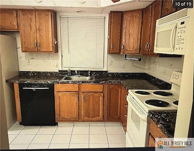 126 Concordia Cir unit 126A, Monroe Township, NJ 08831 - photo 4