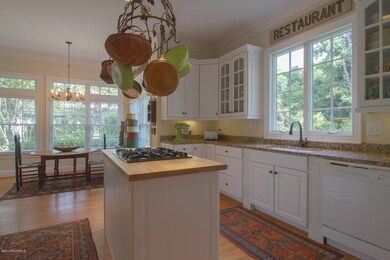 1460 Quadrant Cir-large-016-41-Kitchen-1