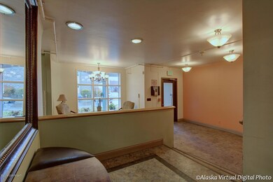 Lobby & Entry