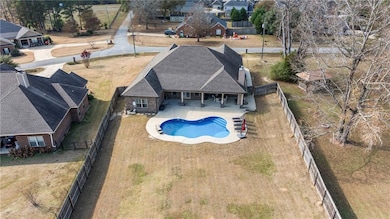 111 Summerbrook St, Smiths Station, AL 36877 - photo 2