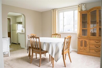 FORMAL DINING ROOM TO ENTERTAIN FAMILY & friends