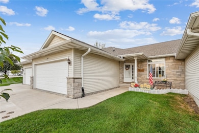 3304 Stoneview Cir SW unit 3304, Cedar Rapids, IA 52404 - photo 2