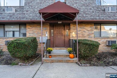 164 Diamond Bridge Ave unit 18, Hawthorne, NJ 07506 - photo 2