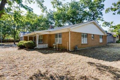 901 Russell Ln, Bedford, TX 76022 - photo 4