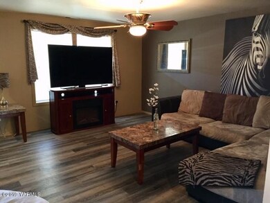 livingrm4