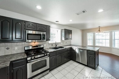 1512 S Fern Place, Broken Arrow, OK 74012 - photo 5