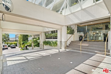 Park Wellington unit 106, West Hollywood, CA 90069 - photo 2
