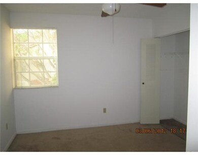 18320 NW 68th Ave unit L, Hialeah, FL 33015 - photo 5