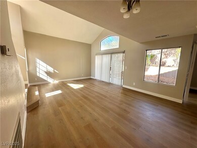 9900 Meandering Creek Ct, Las Vegas, NV 89117 - photo 6