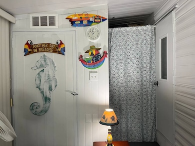 8225 Arevee Dr unit 843, New Port Richey, FL 34653 - photo 6