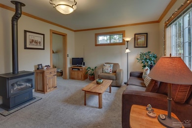 1215 NW Davenport Ave, Bend, OR 97701 - photo 4