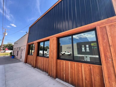 379 N Broadway Ave, Burns, OR 97720 - photo 4