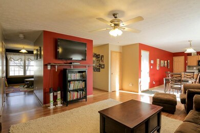 10205 Red Clover Ct, Louisville, KY 40228 - photo 6