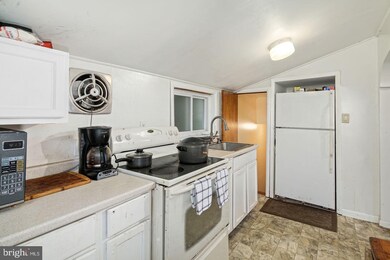 877 Beechwood Rd, Lower Merion, PA 19083 - photo 6