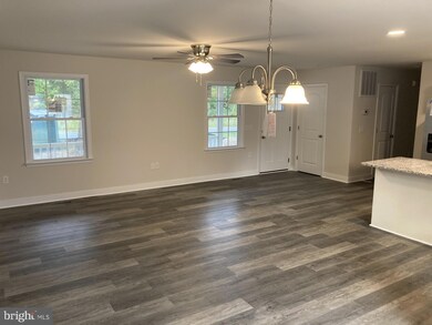 327 Monticello Dr, Colonial Beach, VA 22443 - photo 5