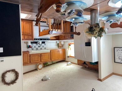 109 W South Ave, Flora, IL 62839 - photo 4