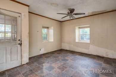 4422 Hyde Park Ave-3