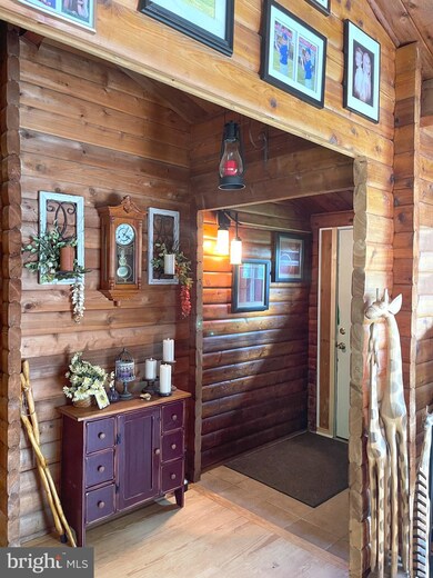 490 Clearfield Dr, Berkeley Springs, WV 25411 - photo 5