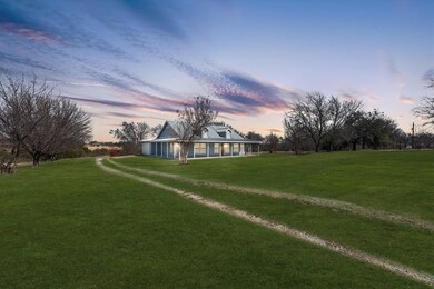 201 Vineyard Ln, Springtown, TX 76082 - photo 4