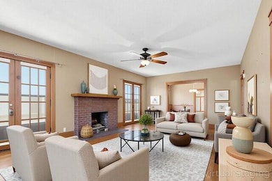 519 W Cherry St, Nevada, MO 64772 - photo 7