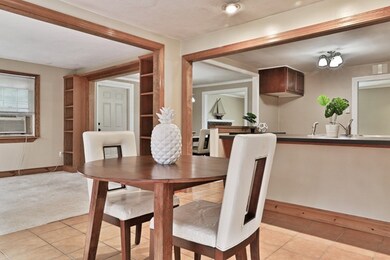 564 Chandler St, Worcester, MA 01602 - photo 5