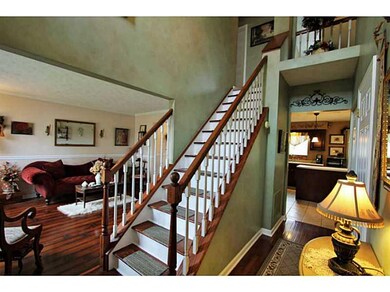 Entry/Foyer.