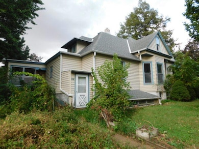 712 West St, Shenandoah, IA 51601 - photo 3