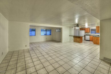 GREATROOM & KITCHEN