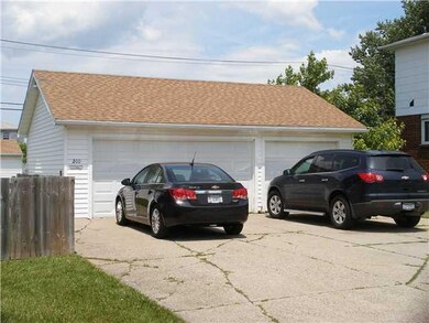 Parking Lot/Garage room for 3 cars plus work area 