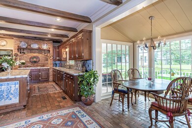 2090 Giles-Hightower - Bkfst Room and Kitchen