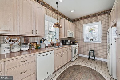 130 E Hancock St, Riverside, NJ 08075 - photo 7