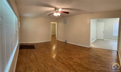2207 SW Mulvane St, Topeka, KS 66611 - photo 5