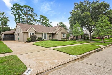 1034 Candlelight Ln, Houston, TX 77018 - photo 2