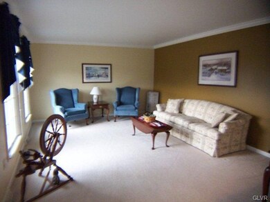 4639 Cortland Dr, Orefield, PA 18069 - photo 6