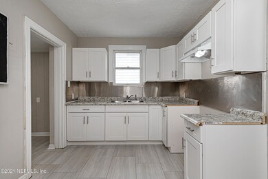 14 Kitchen-2