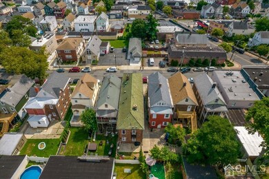 356 Lawrie St, Perth Amboy, NJ 08861 - photo 4