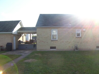 932 Monroe St, Berwick, PA 18603 - photo 4