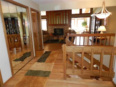 5715 Niagara Ct, Fitchburg, WI 53575 - photo 4