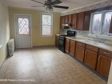 629 Maple St, Scranton, PA 18505 - photo 4