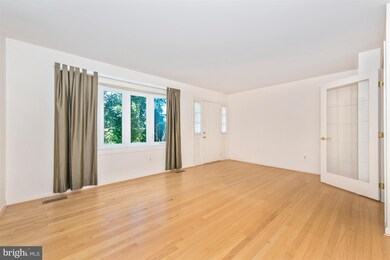 14437 Lewisdale Rd, Clarksburg, MD 20871 - photo 4